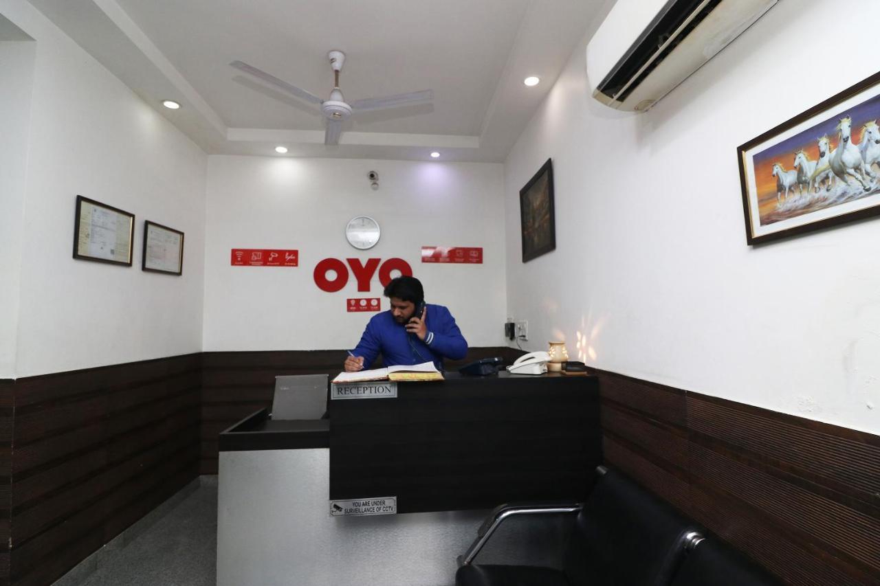 Oyo 18753 Hotel Glance Inn Yeni Delhi Dış mekan fotoğraf