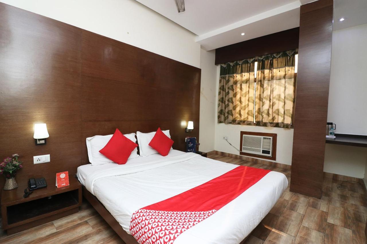 Oyo 18753 Hotel Glance Inn Yeni Delhi Dış mekan fotoğraf