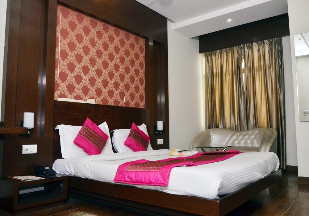 Oyo 18753 Hotel Glance Inn Yeni Delhi Dış mekan fotoğraf