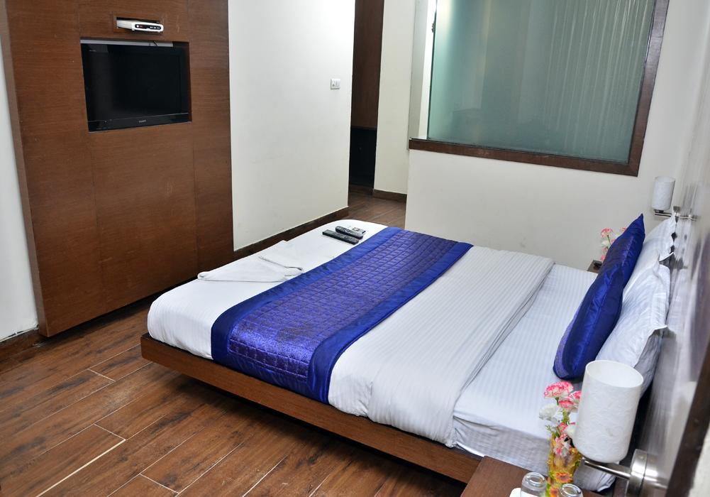 Oyo 18753 Hotel Glance Inn Yeni Delhi Dış mekan fotoğraf