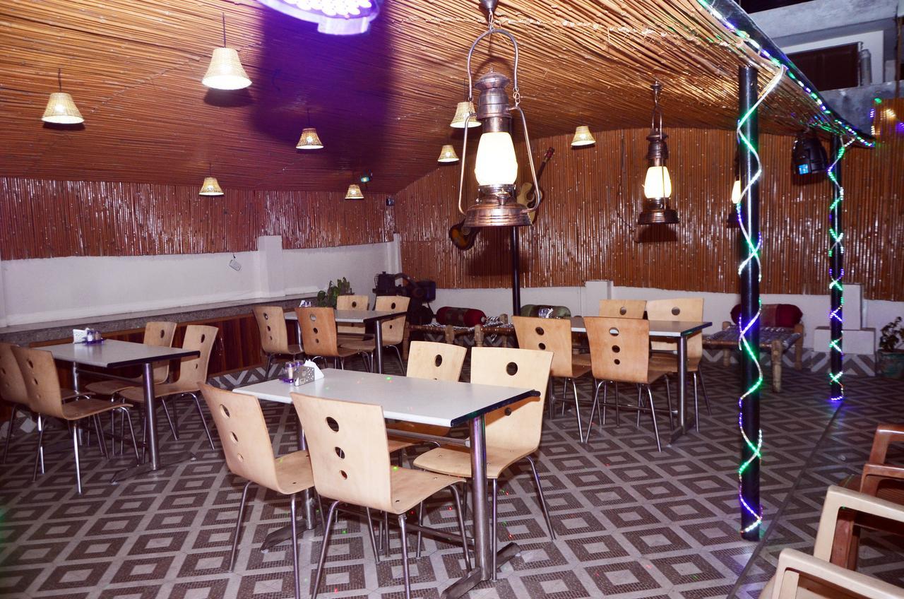 Oyo 18753 Hotel Glance Inn Yeni Delhi Dış mekan fotoğraf