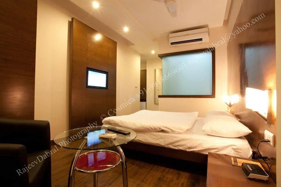 Oyo 18753 Hotel Glance Inn Yeni Delhi Dış mekan fotoğraf